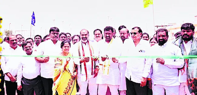 క్రీడలకు పెద్దపీట
