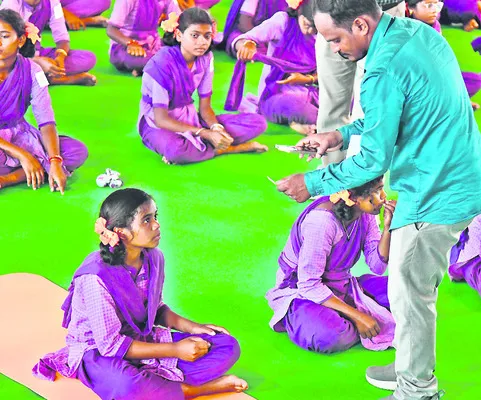 25వేల మందితో సూర్య నమస్కారాలు