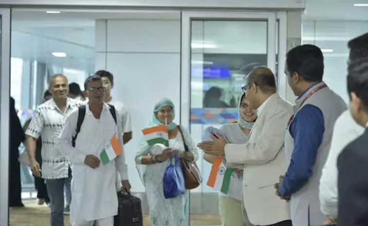 Another Flight From Iran Brings 310 Indians Home1