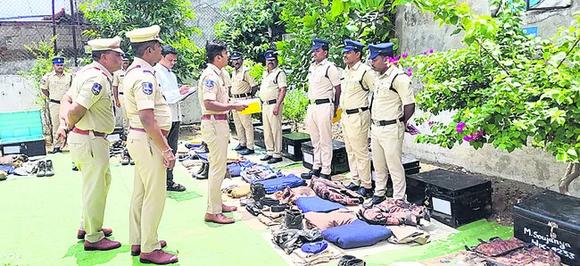 పోలీస్స్టేషన్ తనిఖీ
