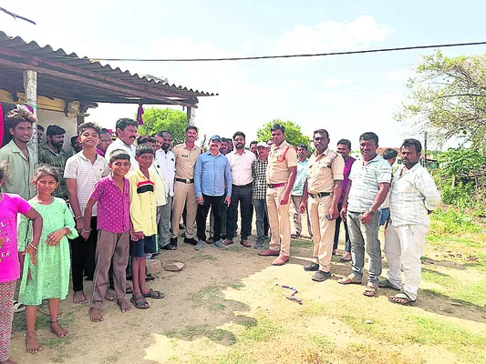 ‘హైటెన్షన్ విద్యుత్ లైన్ తొలగించాలి’