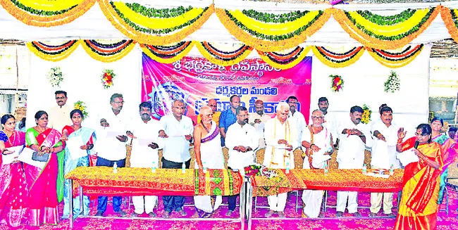 ఆలయ వ్యవహారాలు ధర్మబద్ధంగా నిర్వహించాలి