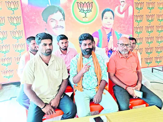 మొరం దందాకు బీజేపీ వ్యతిరేకం