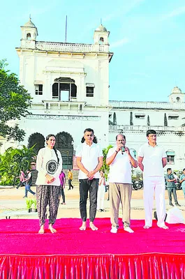 వీఎంహోంలో అంతర్జాతీయ యోగా వేడుకలు