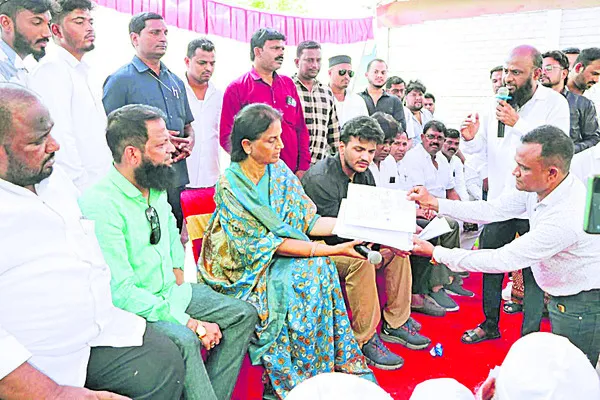 పేదల ఇళ్లు కూల్చేయొద్దు