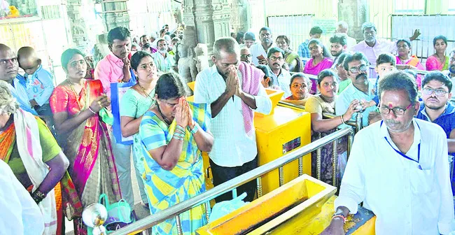 శ్రీవారికి అభిషేకం,  నిత్యకల్యాణం
