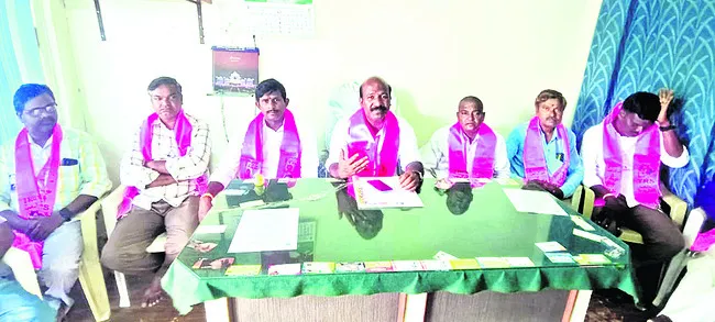స్థానిక సంస్థల ఎన్నికలకు సిద్ధంగా ఉండాలి