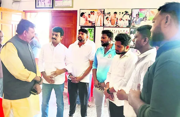 మామిడికి గిట్టుబాటు ధర కల్పించాలి