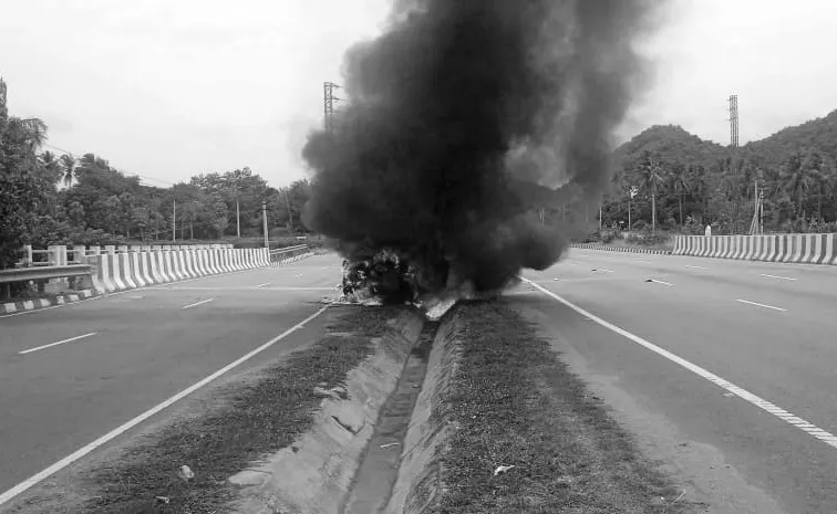 Fire Breaks Out In Car In Tirupati District