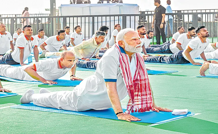 PM Narendra Modi Comments In Yogandhra Abhiyan at Visakha