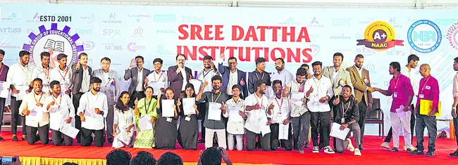 ఘనంగా ప్లేస్మెంట్ అచీవర్స్ డే