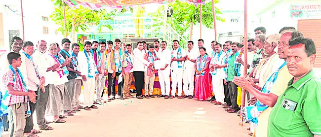 42 శాతం రిజర్వేషన్లు కల్పించాలి