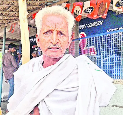 మామిడి రైతులను ఆదుకోవాలి