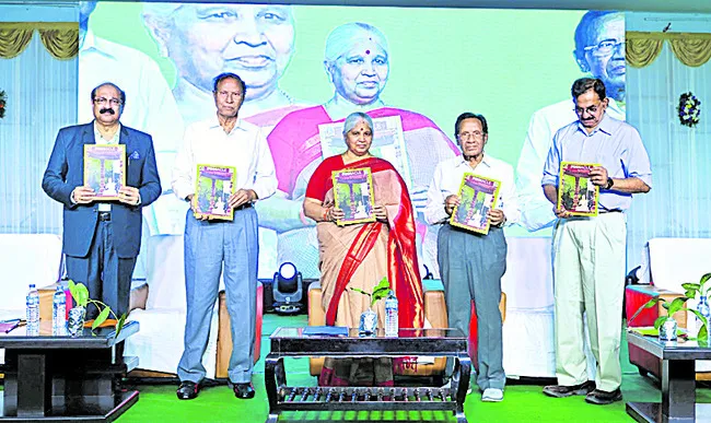 ఘనంగా మెడికల్‌ కళాశాల వార్షికోత్సవం 
