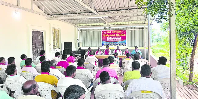 సామాన్యులను విస్మరిస్తున్న కేంద్రం