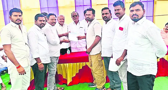 నామినేటెడ్ పదవుల్లో కురుబలకు ప్రాధాన్యత ఇవ్వాలి