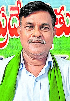 చెరువుల్లో పూడికతీత చేపట్టాలి