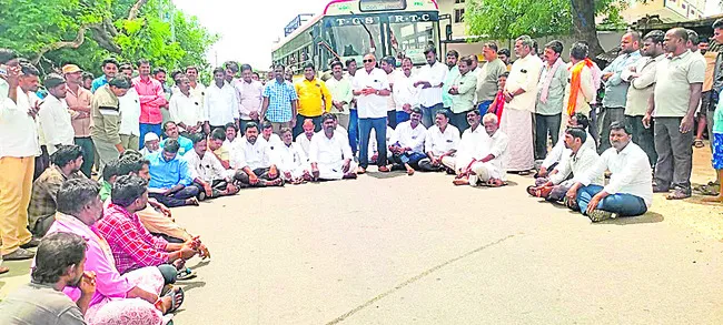 అంబేడ్కర్ విగ్రహం ధ్వంసానికి యత్నం