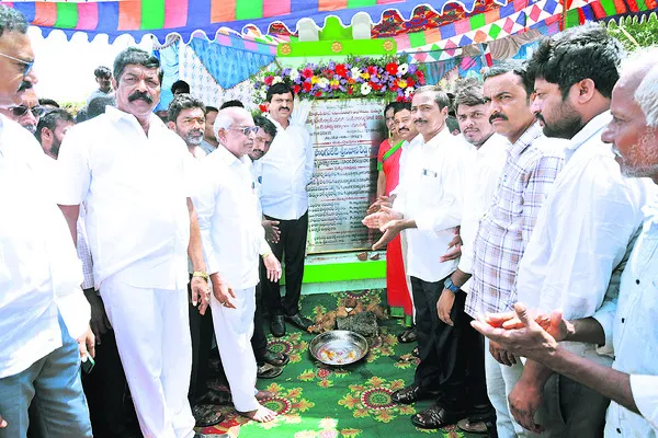ఆదర్శవంతంగా ఏదులాపురం