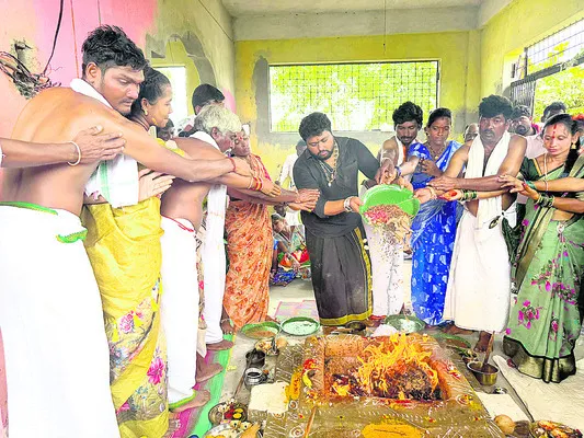 వైభవంగా పోచమ్మ తల్లి విగ్రహ ప్రతిష్టాపన