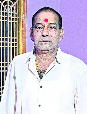బాత్రూమ్ క్లీనర్ తాగి వ్యక్తి ఆత్మహత్య