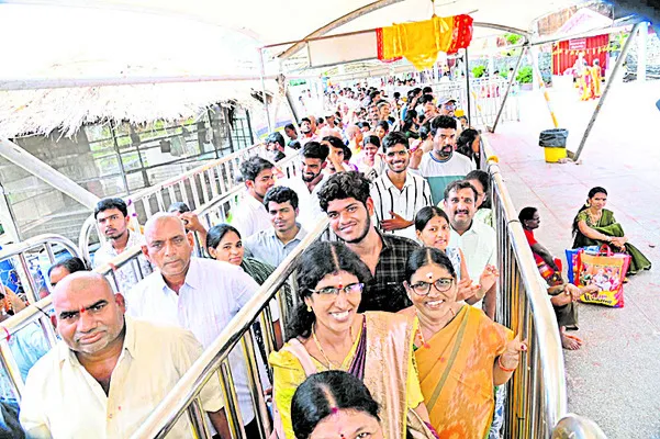 జగన్మాతకు జేజేలు