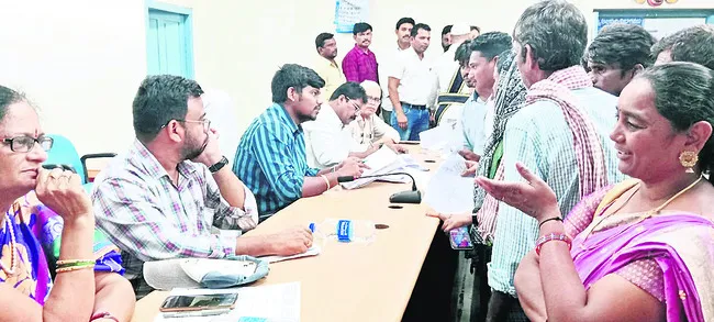సమస్యలు సత్వరమే పరిష్కరించాలి