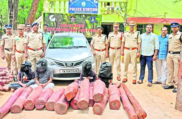 నలుగురు ఎర్రదొంగల అరెస్ట్
