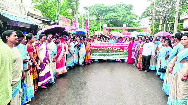 సంక్షేమ పథకాలు వర్తింపజేయాలి
