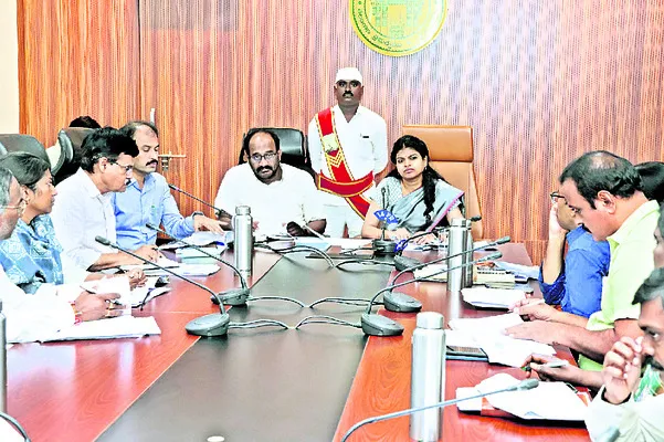 వన మహోత్సవానికి సిద్ధం చేయండి