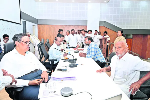 అర్జీలకు సకాలంలో పరిష్కారం