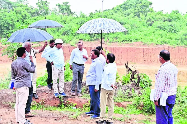 నిర్దేశిత లక్ష్యాలను సాధించాలి