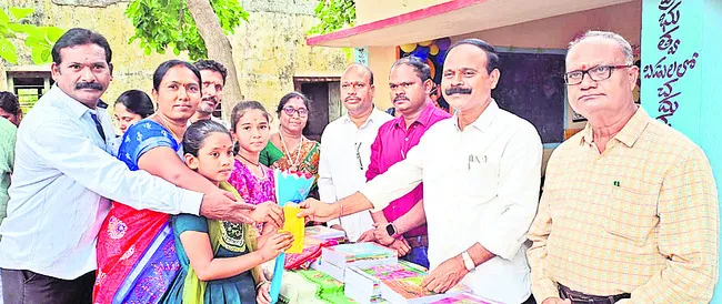 విద్యారంగానికి అధిక ప్రాధాన్యం 