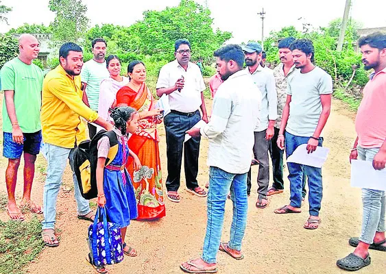 ప్రైవేట్‌ బడులకు పంపకండి