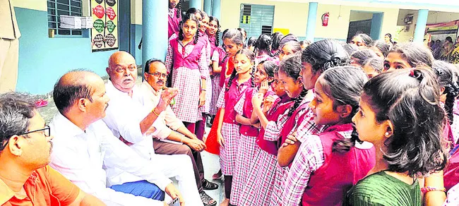 విద్యార్థులను ఇబ్బంది పెడితే సహించం