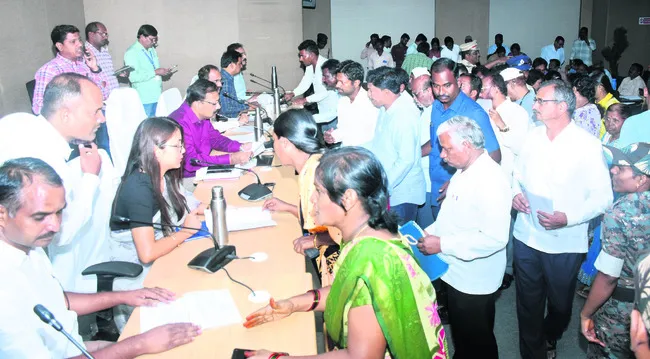 ప్రజావాణికి ఫిర్యాదుల వెల్లువ