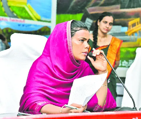సమస్యలు పరిష్కరించాలి 
