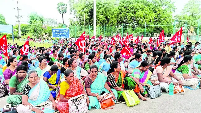 సంక్షేమ పథకాలు వర్తింపచేయాలి 