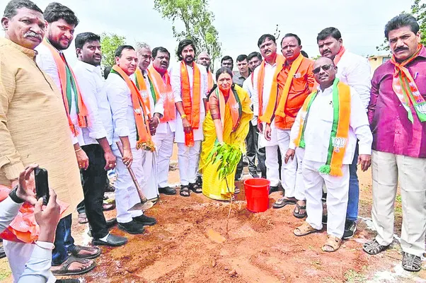ఫోన్ ట్యాపింగ్ కేసు సీబీఐకి అప్పగించాలి