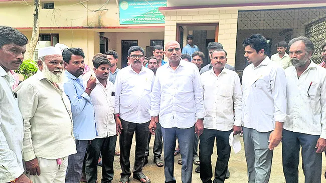 ‘చట్టాల పేరుతో ఇబ్బంది పెట్టొద్దు’
