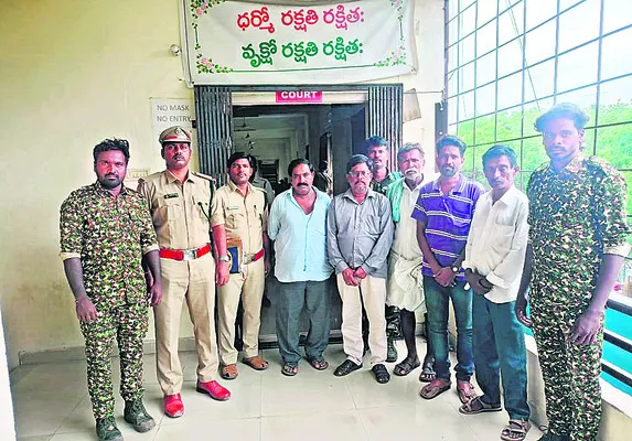 ఎరచ్రందనం కేసులో ఐదుగురికి జైలు