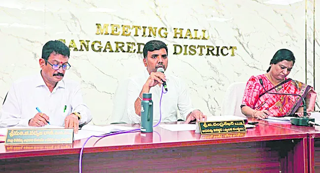 లక్ష్యం మేరకు మొక్కలు నాటాలి