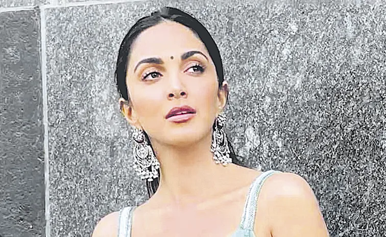 Kiara Advani Approached For Meena Kumari Biopic