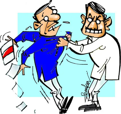 బూతులు తిట్టి.. కాలర్‌ పట్టుకుని నెట్టేసి 