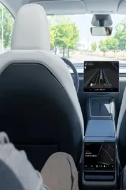 Tesla Driverless Robotaxi Service Launches Officially2