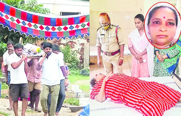 Son Attending the last rites with a warning from officials