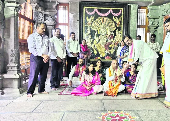 మేకలు చోరీ చేస్తున్న నిందితుల అరెస్ట్