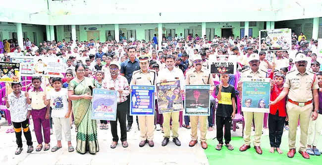 గంజాయి, డ్రగ్స్ రహిత సమాజమే లక్ష్యం