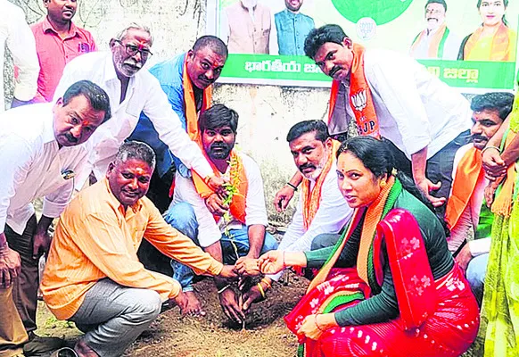 ఎరువుల కొరత తీర్చిన ఘనత బీజేపీ ప్రభుత్వానిదే..