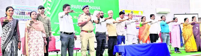యువతను నిర్వీర్యం చేస్తున్న డ్రగ్స్